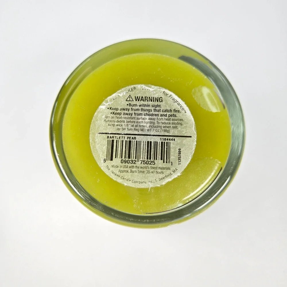Yankee Candle Simply Home Bartlett Pear Scented Jar Candle 7 oz Green‎ Wax